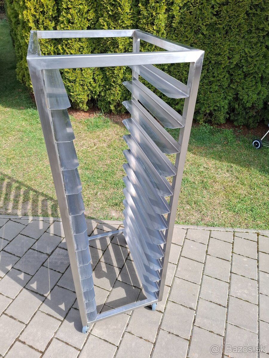 Regal na plechy a tácky - 2