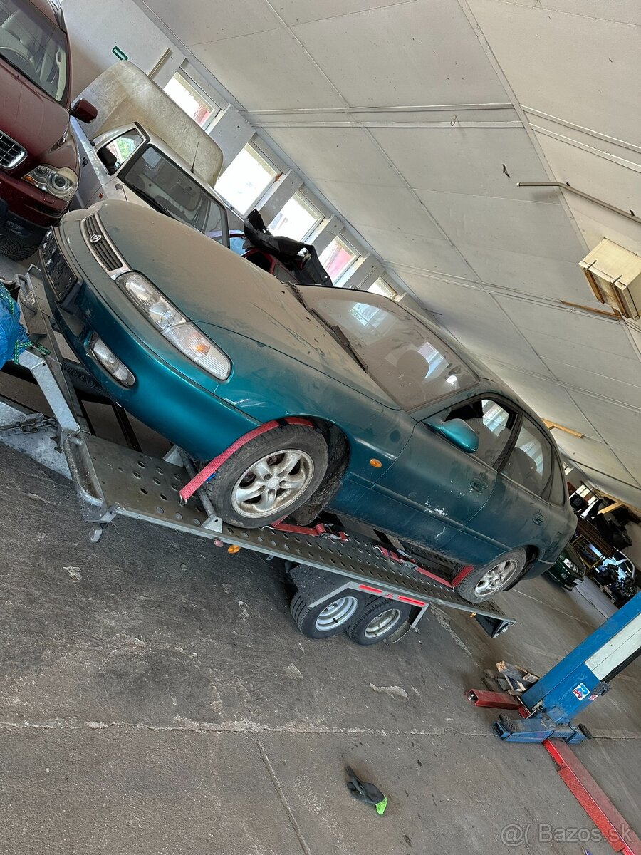 Mazda 626 2.5 V6 - náhradní díly - 2