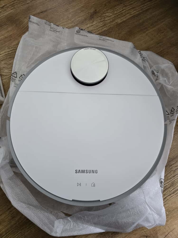 Predam roboticky vysavac Samsung Jet Bot VR30T80313W - 2