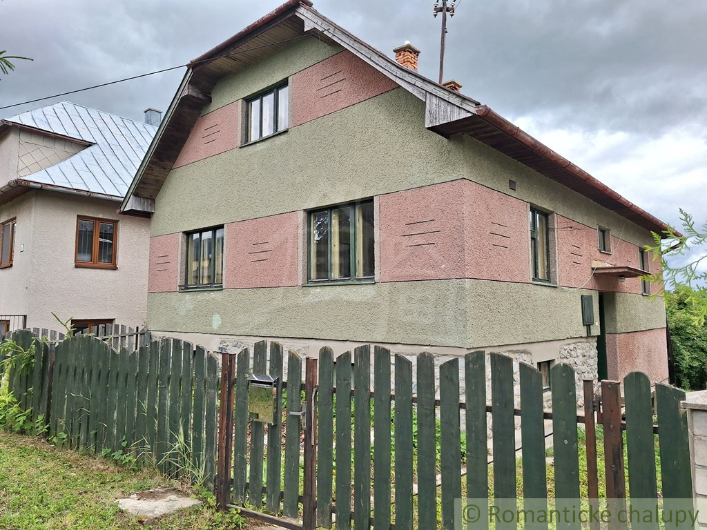 Priestranný dom na Liptove, ktorý má výhľad z izby na Kriv - 2