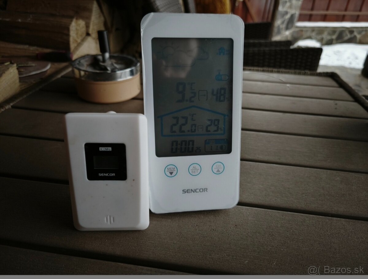 Predám meteostanicu SENCOR s podsvietením - 2