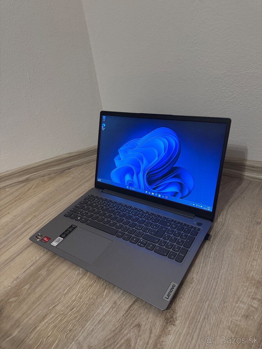 100% Lenovo Notebook – Ryzen 5 3500U / 8GB RAM / 512GB SSD - 2