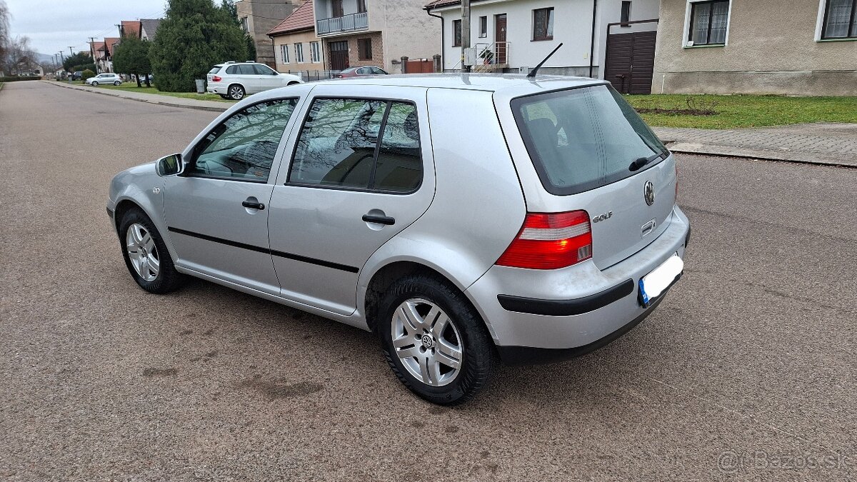 Volkswagen Golf 4 1.4 benzín - 2