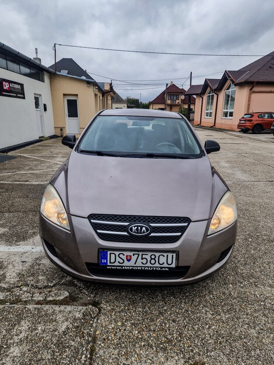 Kia Ceed 1.4 benzín - 2