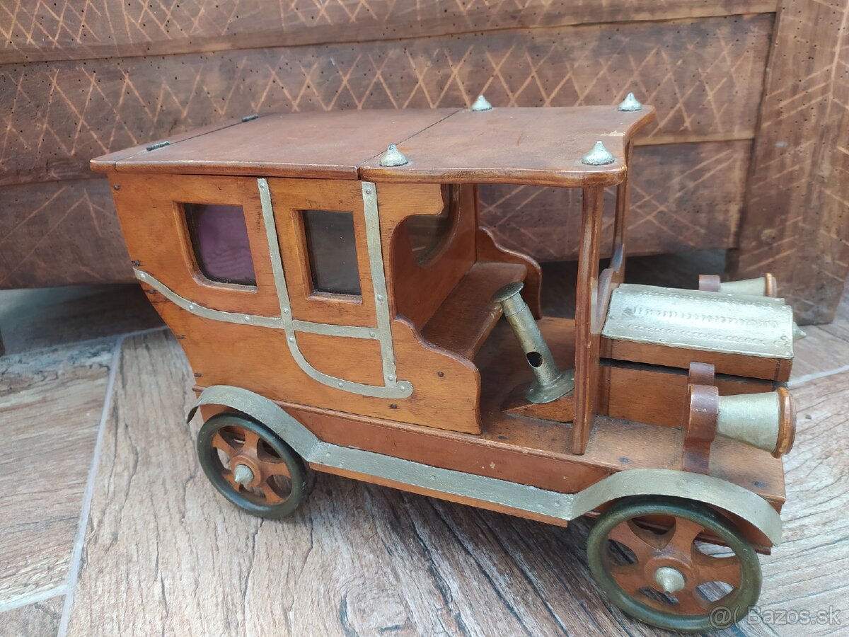 Zásobník na cigary drevené auto - 2