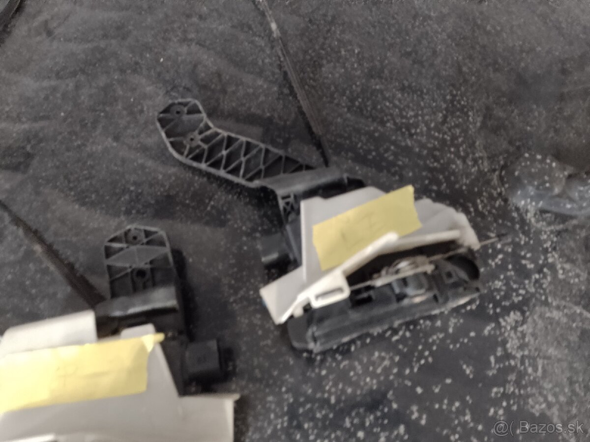 Zámok dverí ,škoda Superb - 2