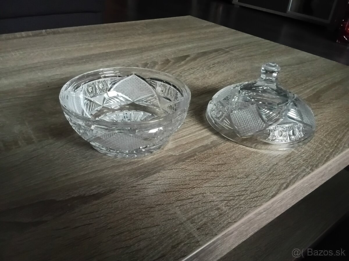 Krištáľová dóza. - 2