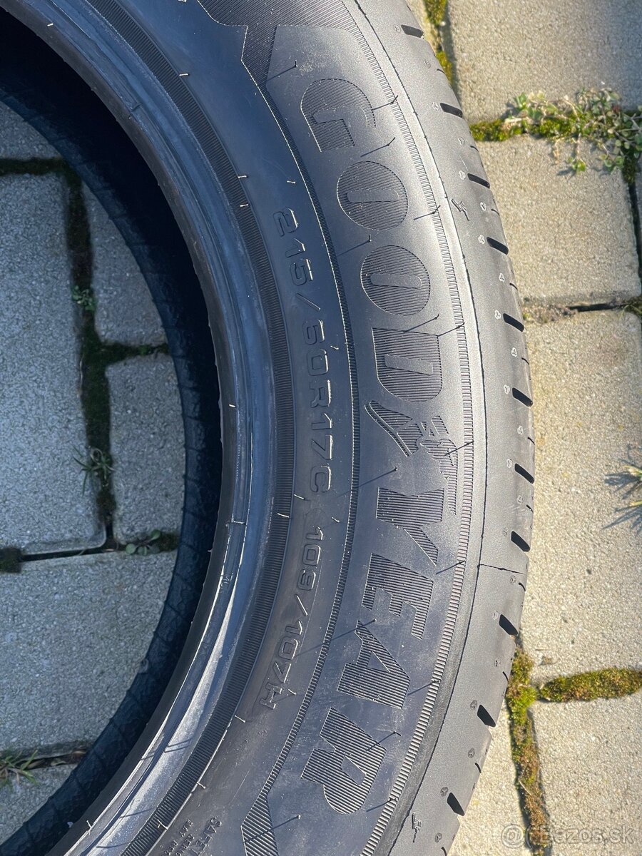 Nove Goodyear Efficiency Grip Cargo2 215/60 R17C 109/107H - 2