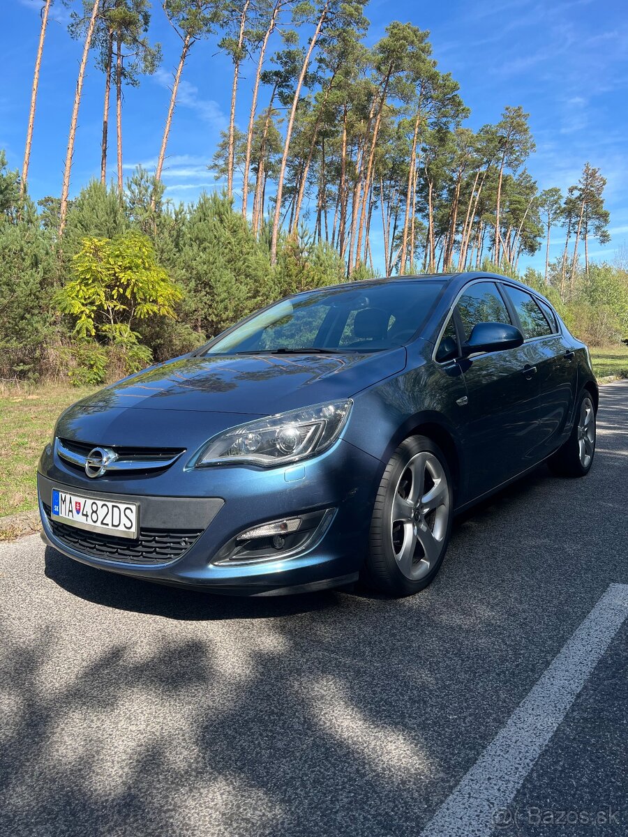 Opel Astra J 1.4Turbo Cosmo - 2