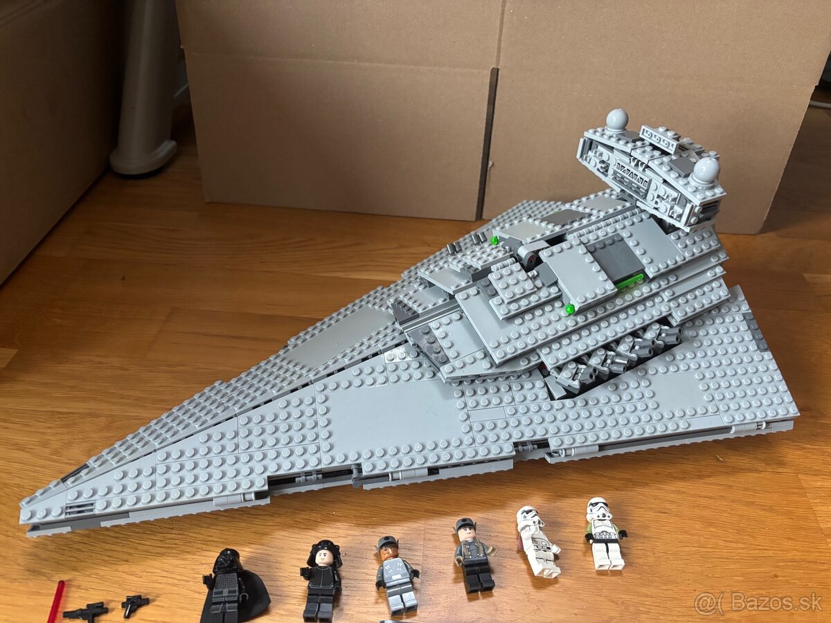 LEGO Star Wars 75055 - Imperial Star Destroyer - 2