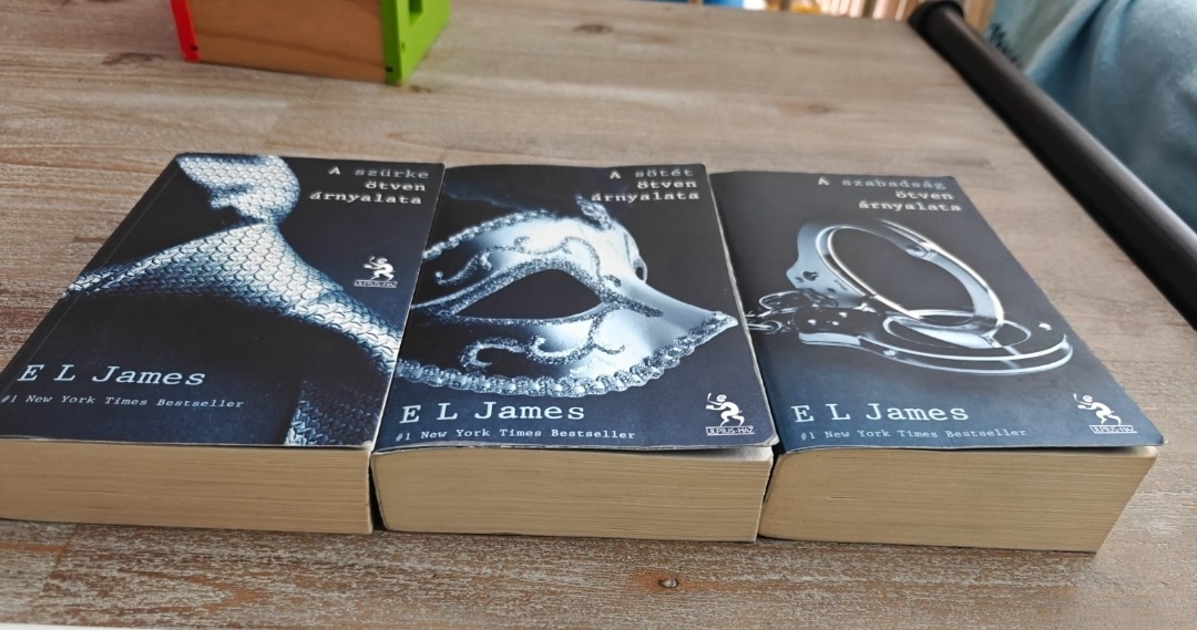 Knihy A ötven szürke árnyalat 1,2,3 - 2