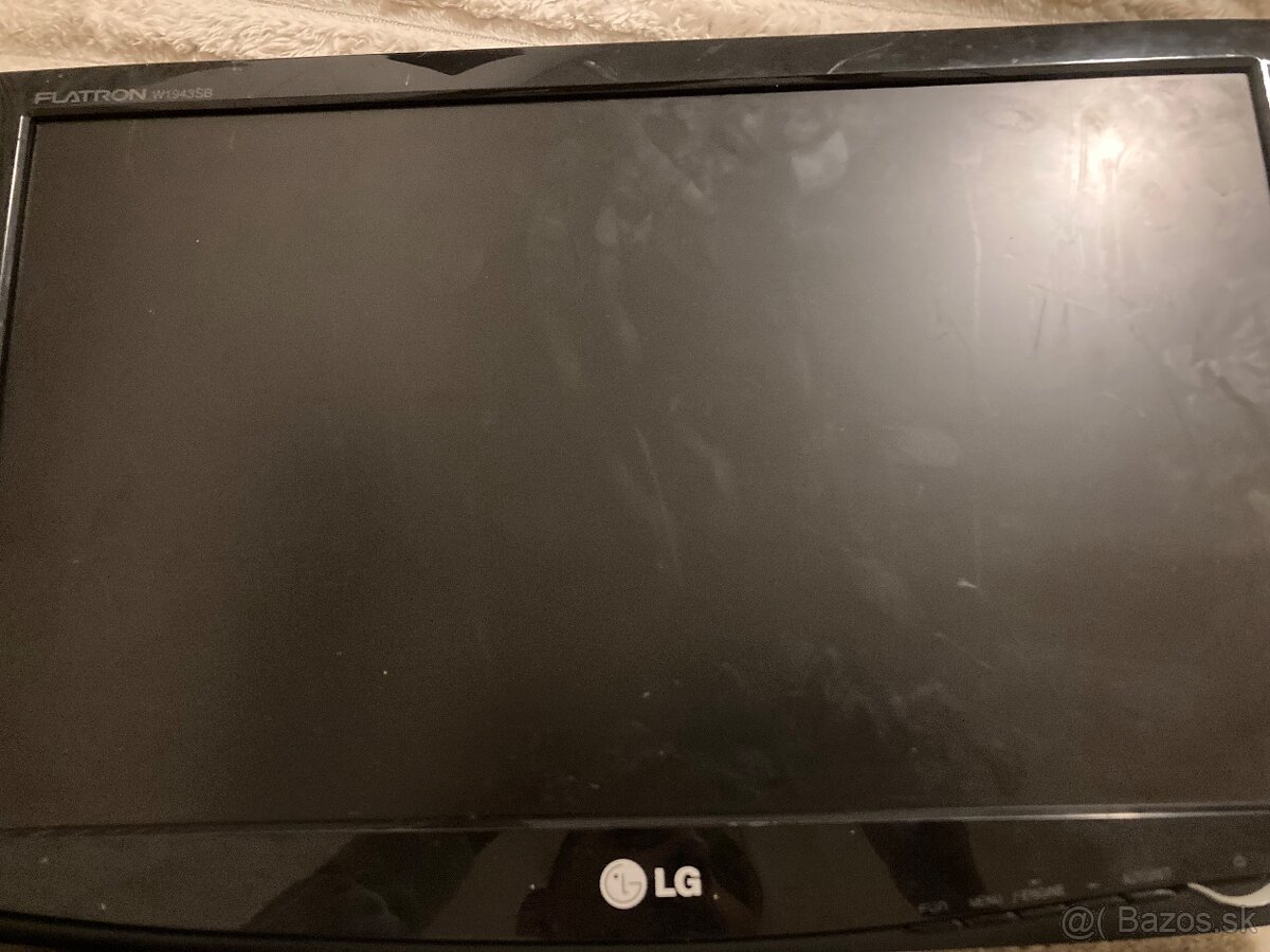 LG Flatron monitor 19” – funkčný, ihneď k odberu - 2