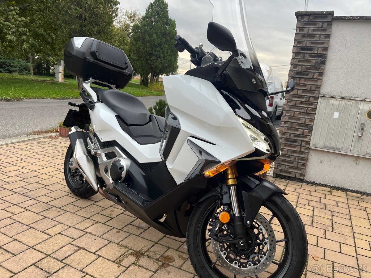 Honda Forza 750 full - 2