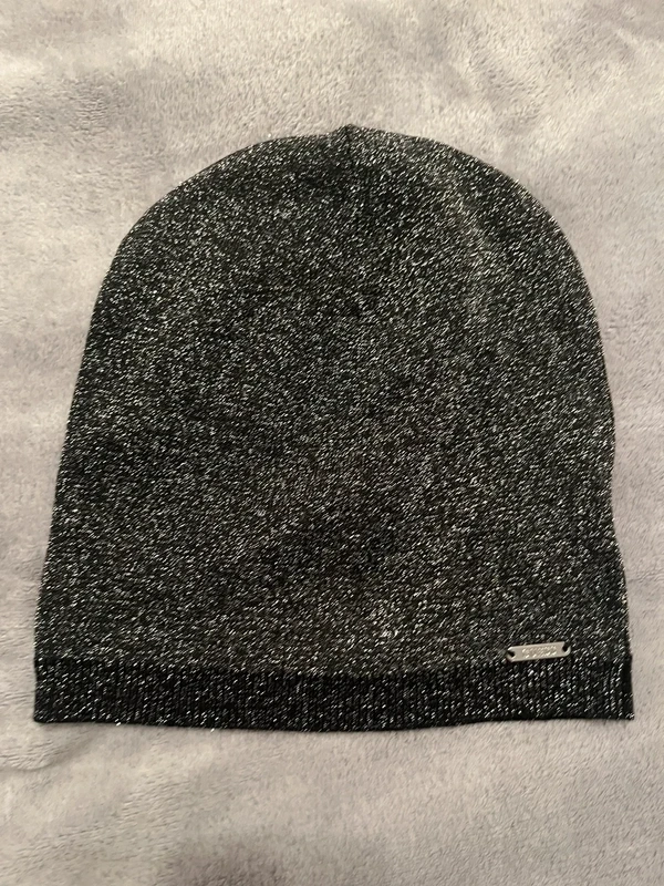 GUESS ciapka ako nova - 2