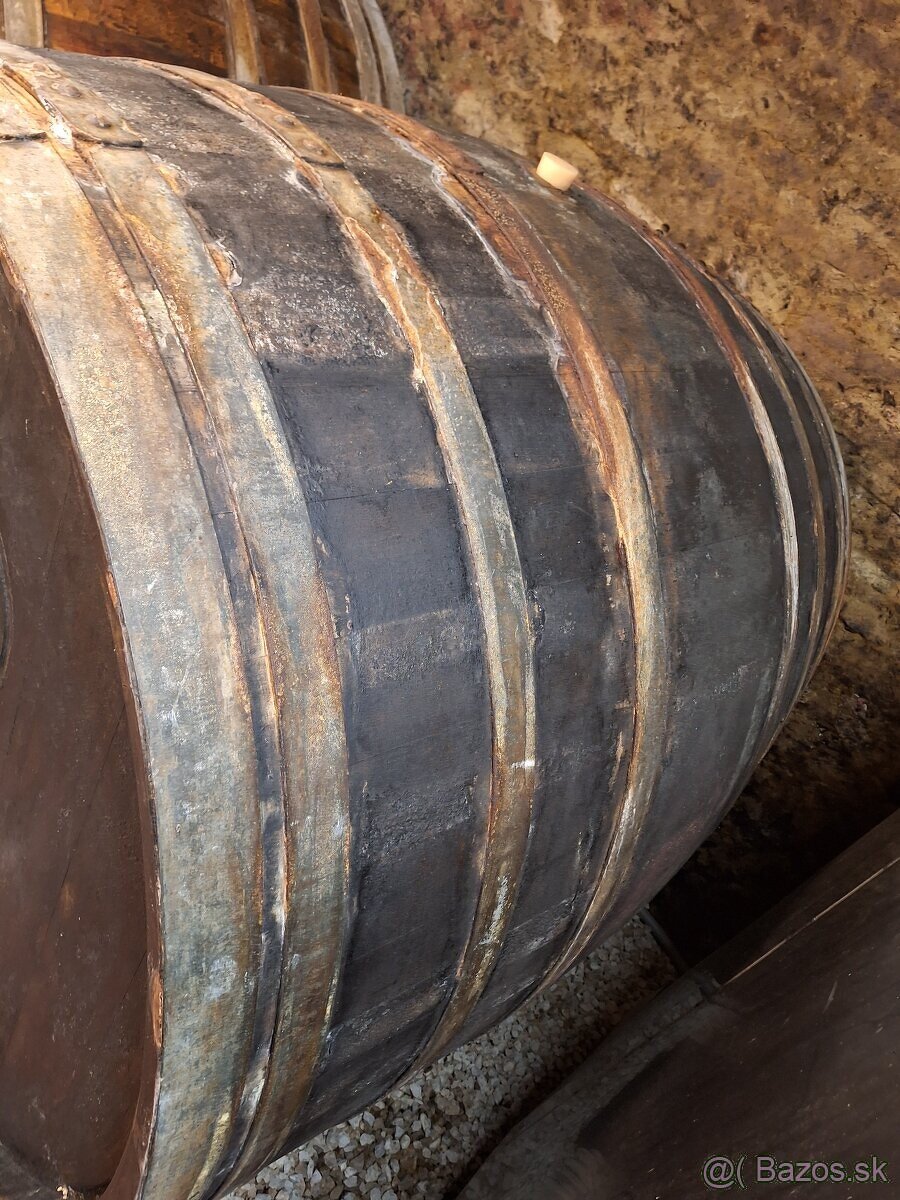 Predám dubový sud 3000 litrov. - 2