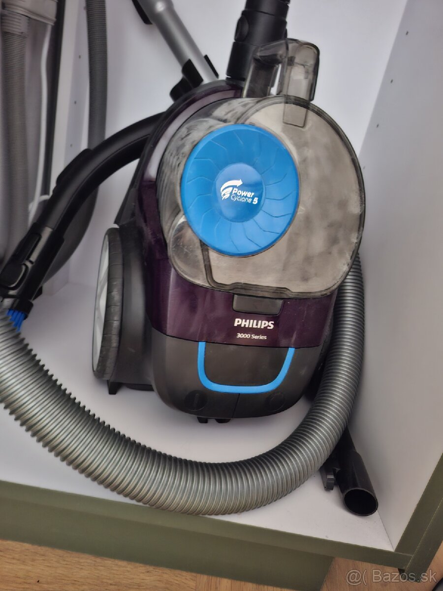 Vysávač philips - 2