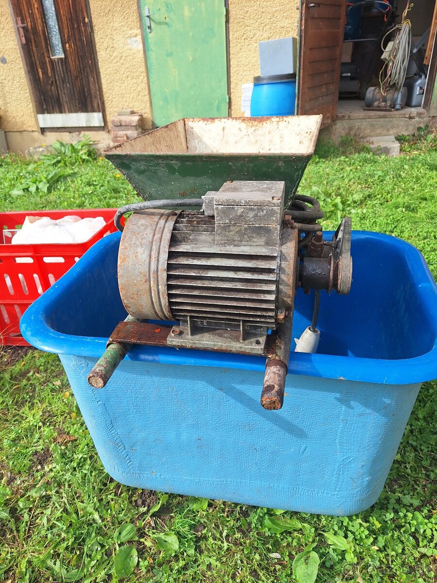 Elektrický mlynček na hrozno - 2