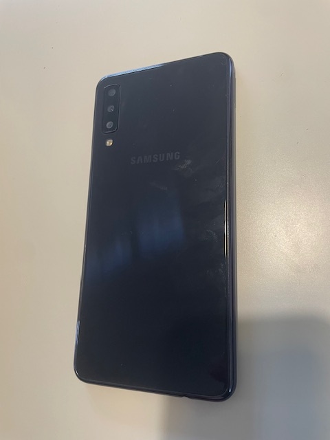 Perfektný Samsung A7 - 2
