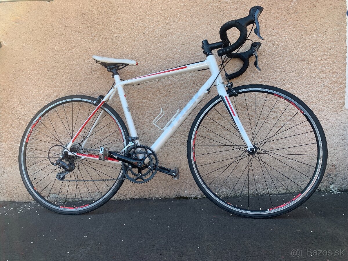 Cestný bicykel Trek 1.1. 2014 - 2