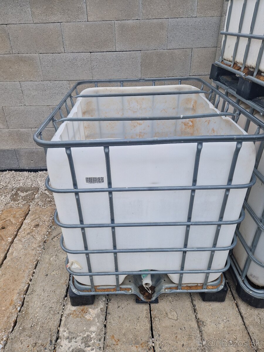 IBC kontajner biely vyrezaný - 2