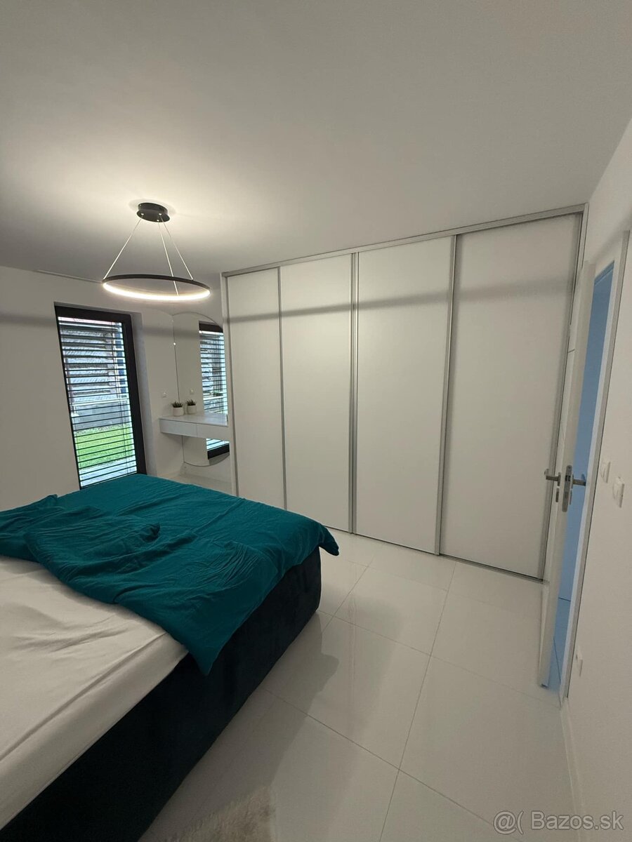 Stavaná skriňa - 2