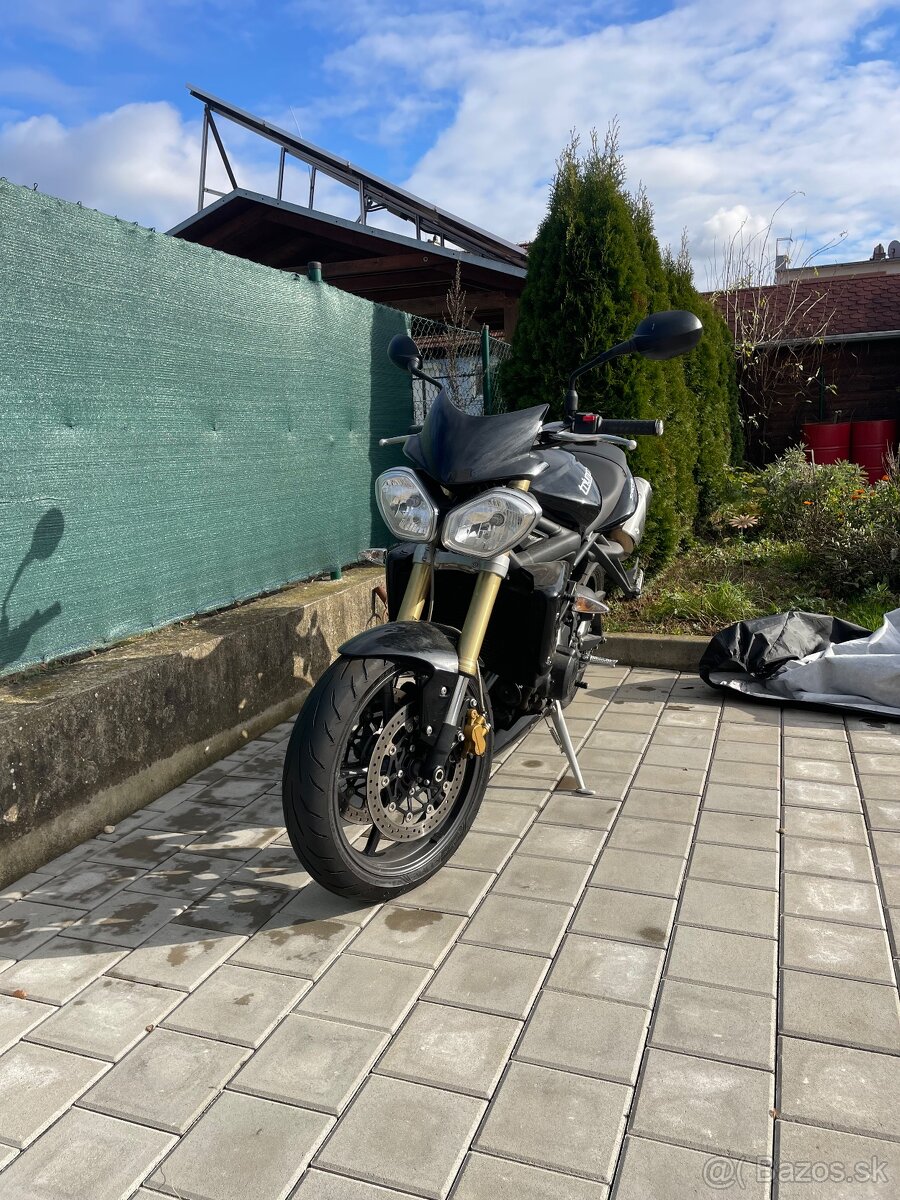 TRIUMPH STREET TRIPLE 675 - 2