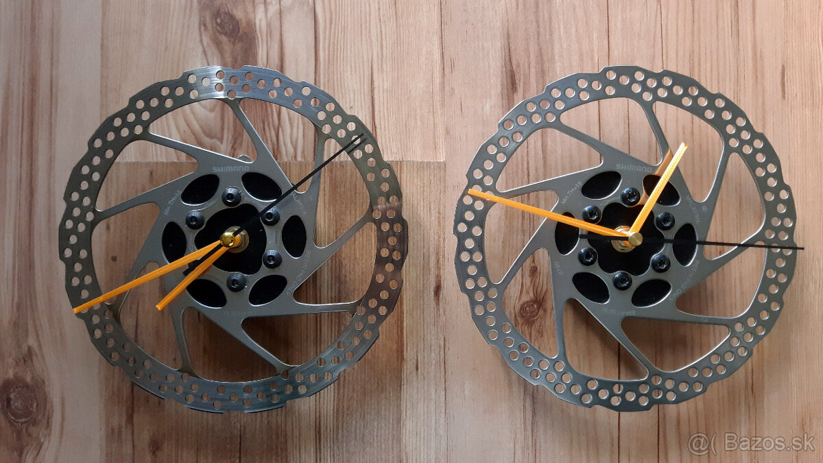 Nástenné hodiny vyrobené z brzdového kotúča - 2