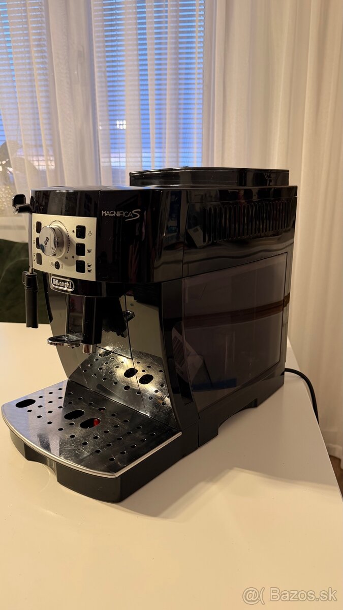 Delonghi magnifica S - 2