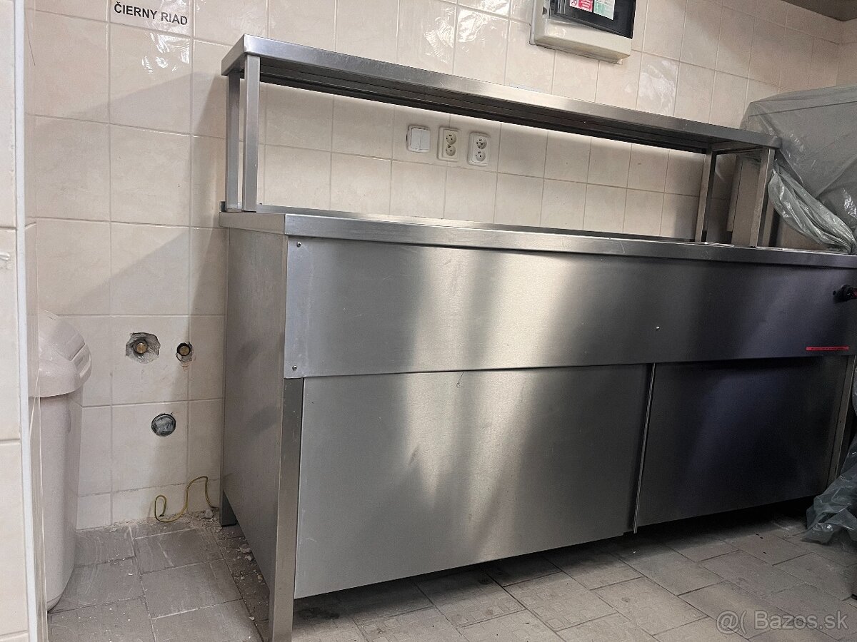 Nerezový výdajný pult - 2