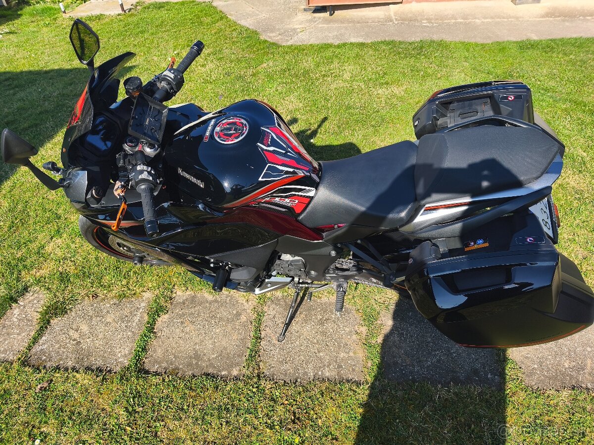 Kawasaki Ninja 1000SX - 2