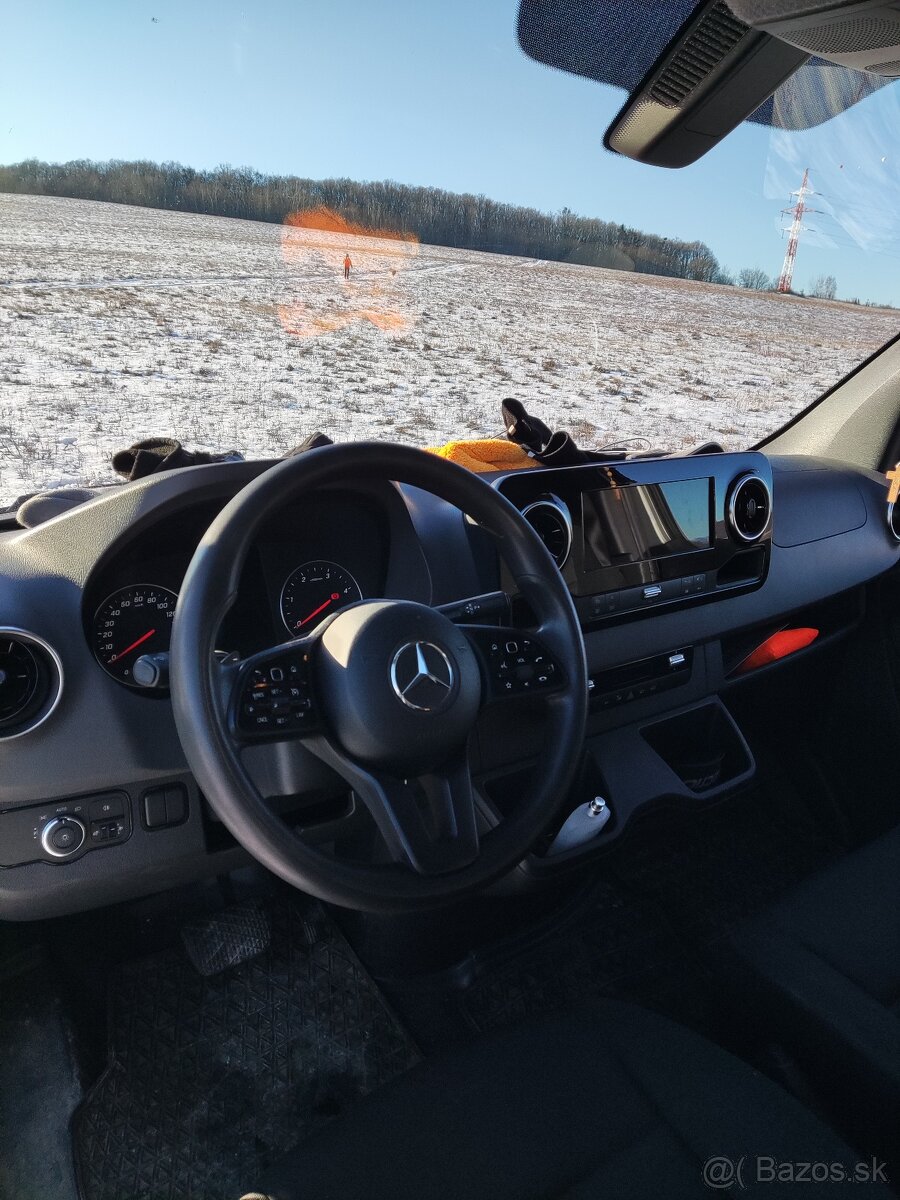 Predám Mercedes Sprinter 4x4, automat - 2