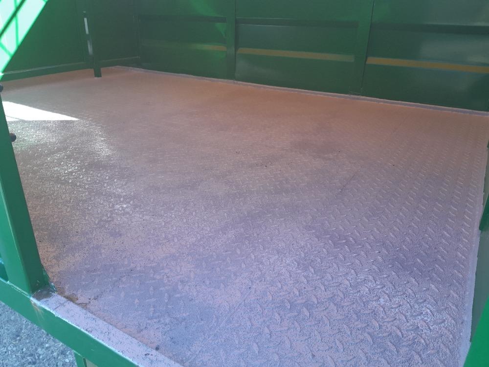 Traktorový přepravník zvířat Pardál 5,5 - 2