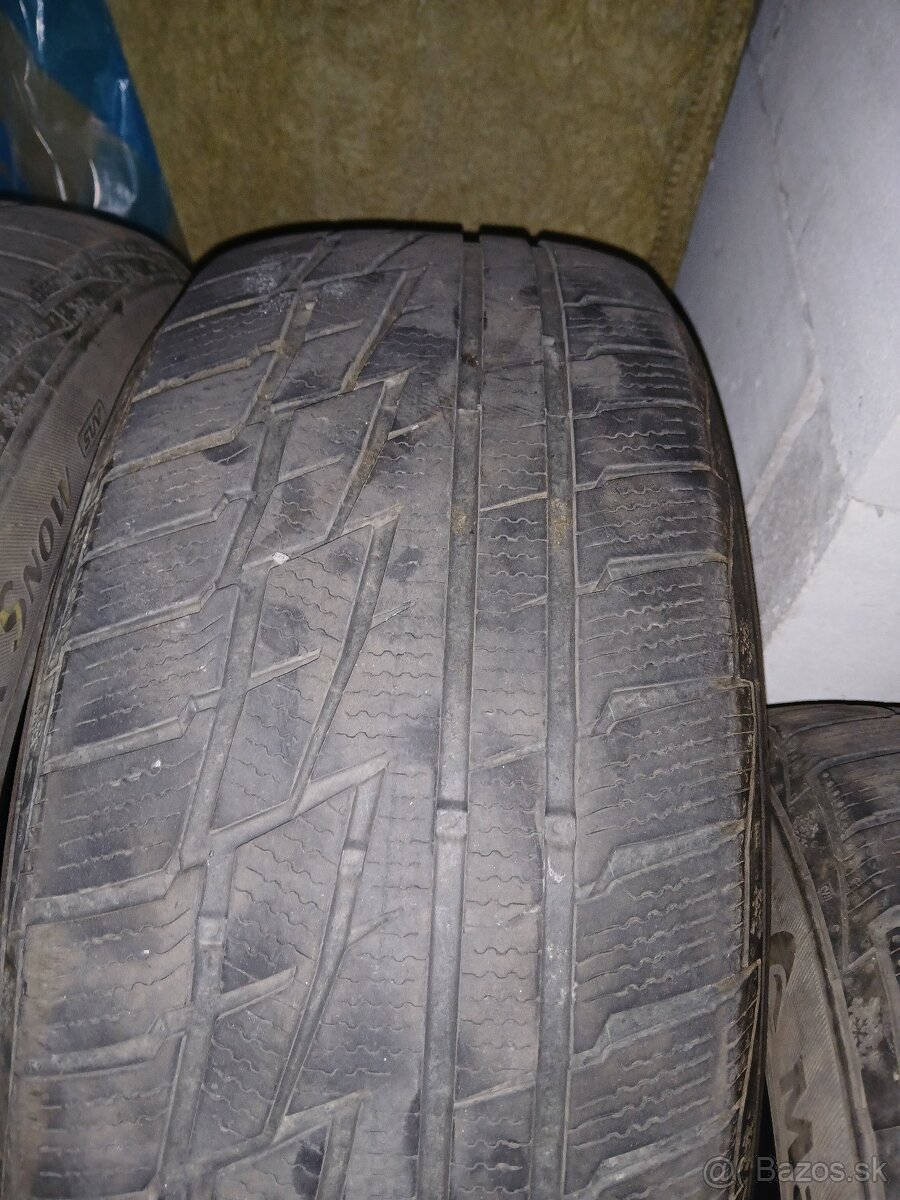 235/55r18 - 2