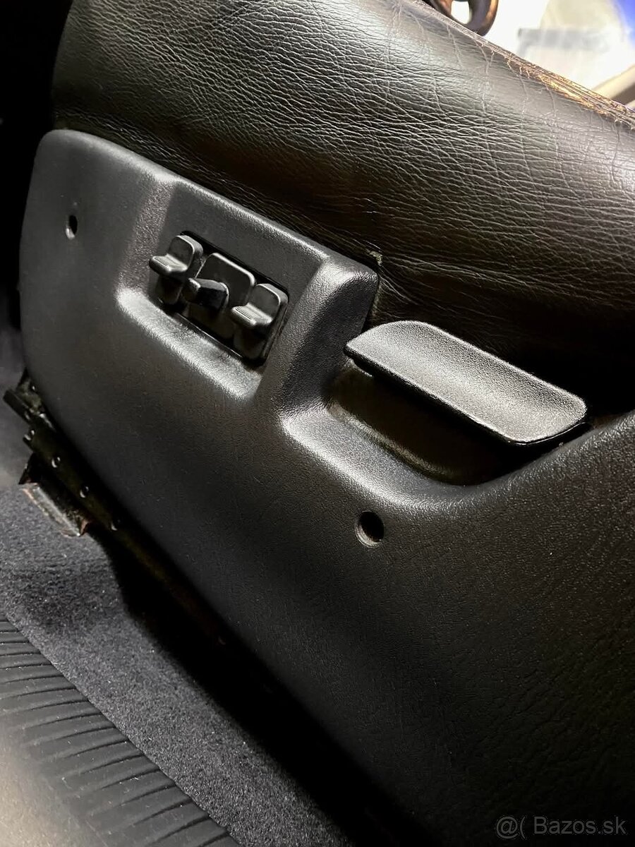 Predám jeep grand Cherokee limited
