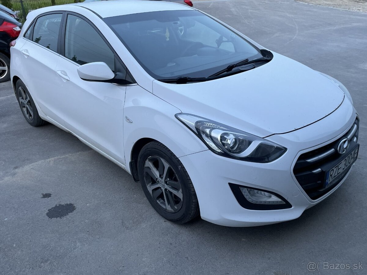 Hyundai i30 1,6 CRDI 2015 Hatchback - 2