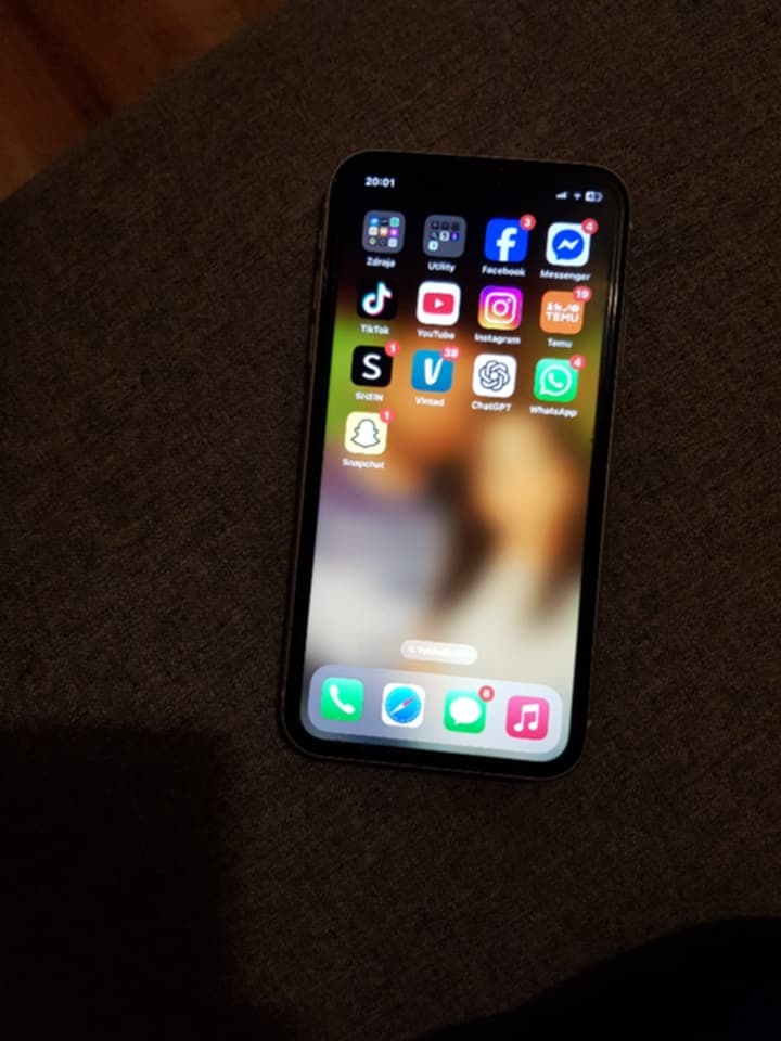 Iphone 11 white - 2