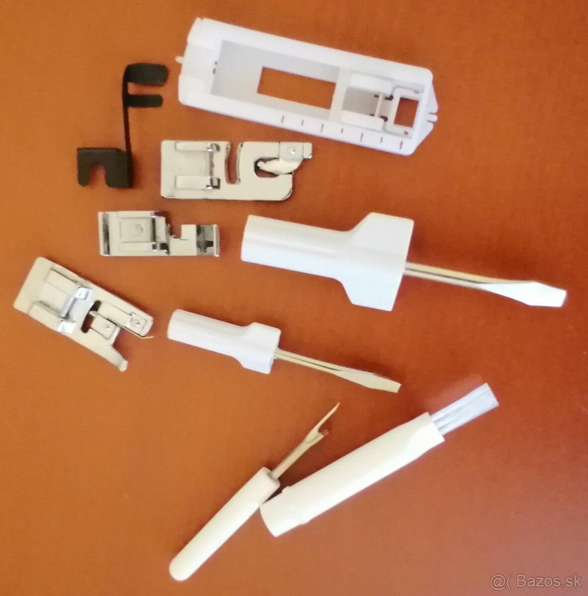 Predám viacero vecí z dielne-šijací stroj - 2