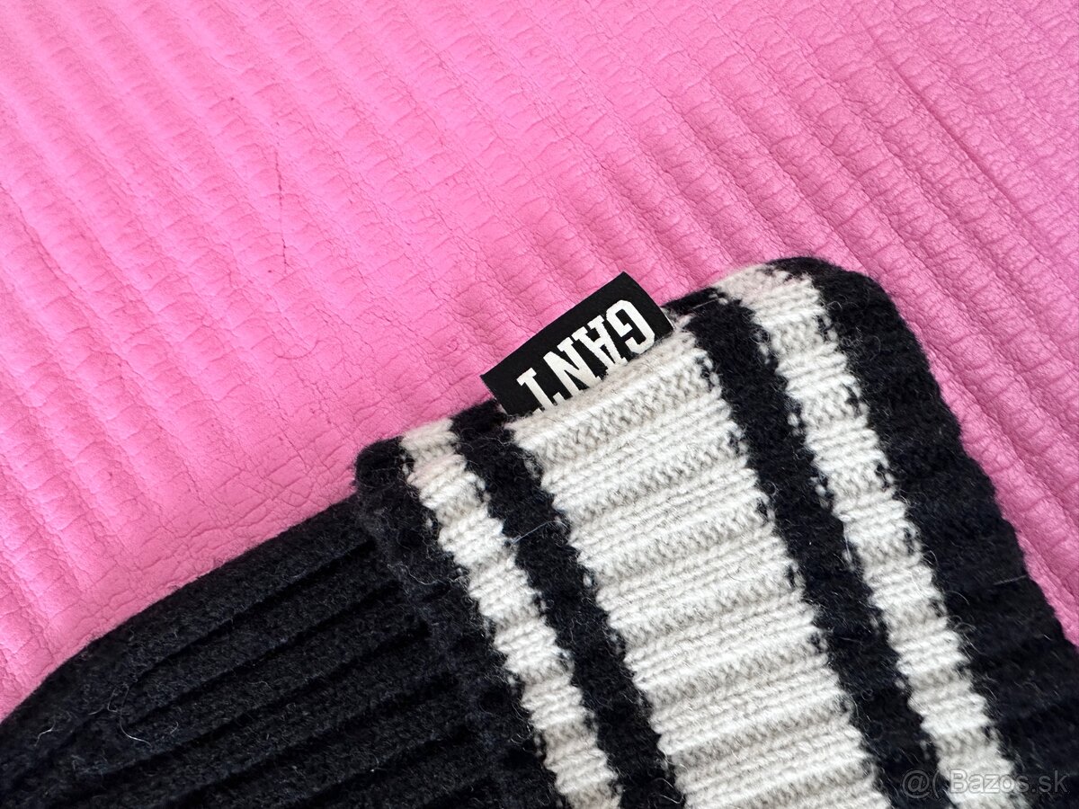 Čiapky Gant a peak performance - 2