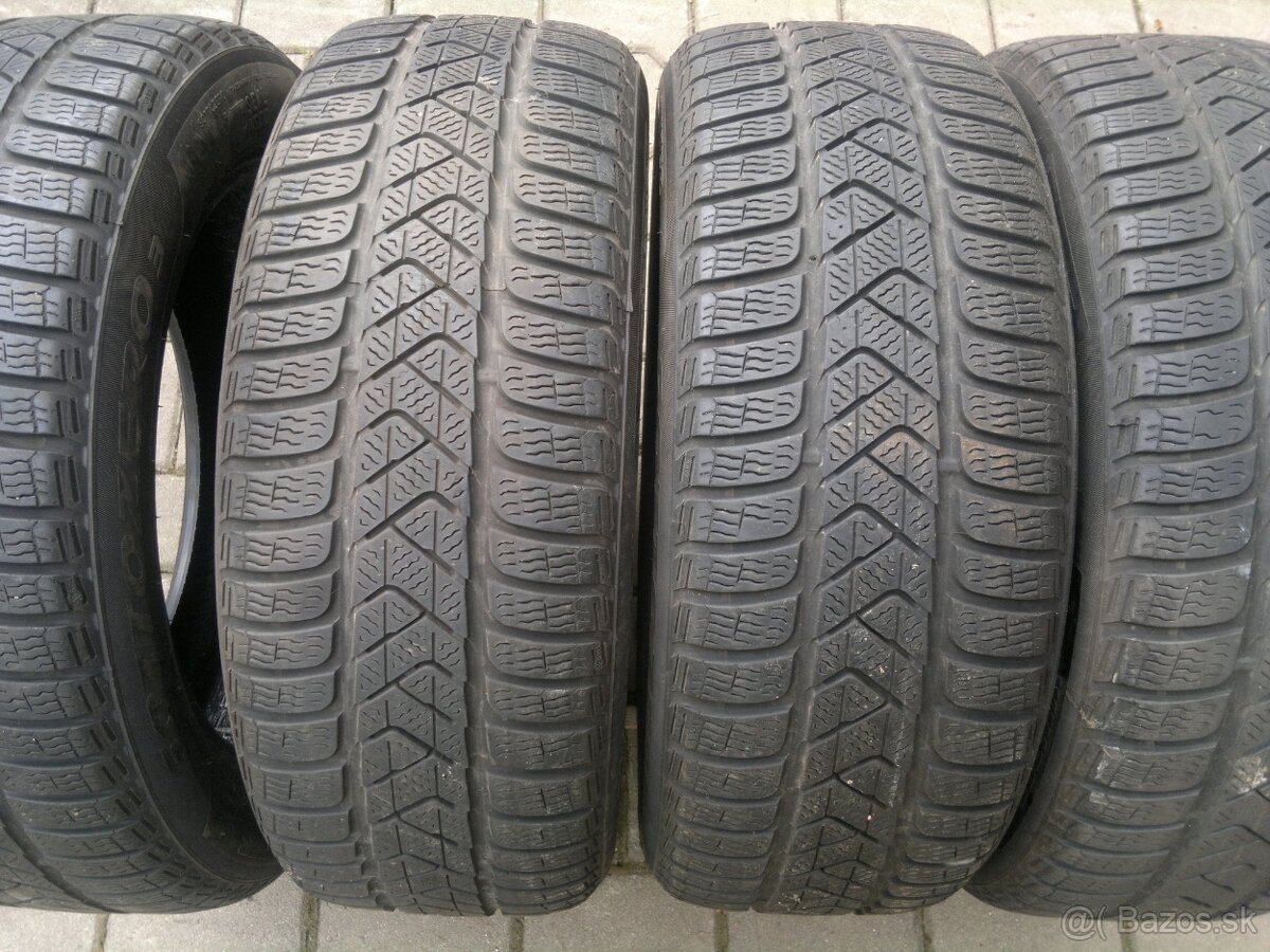 Zimne pneu. Pirelli 215/55 r17 - 2