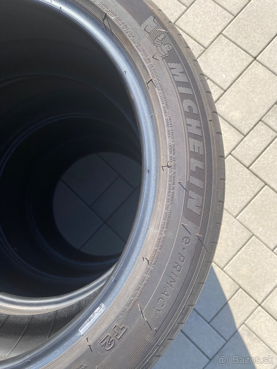Letné pneu na Teslu 235/45 R18 - 2