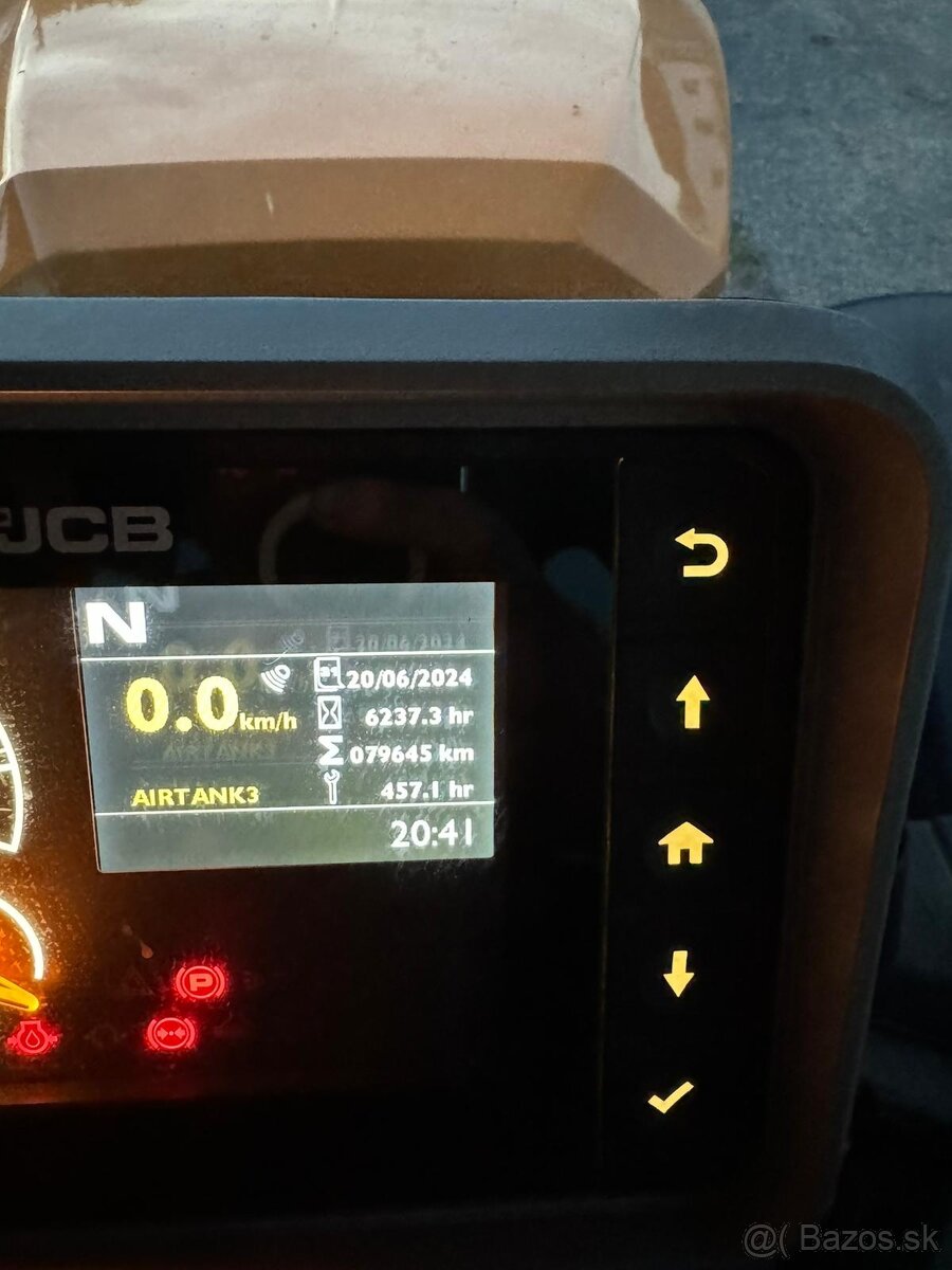 JCB Fastrac 8330 - 2