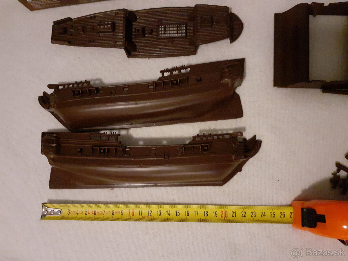 Plastikový model lode Black Falcon 1/120 SMER - 2