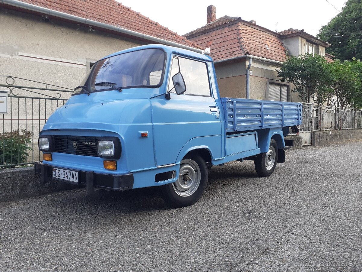 Škoda 1203 valník - 2