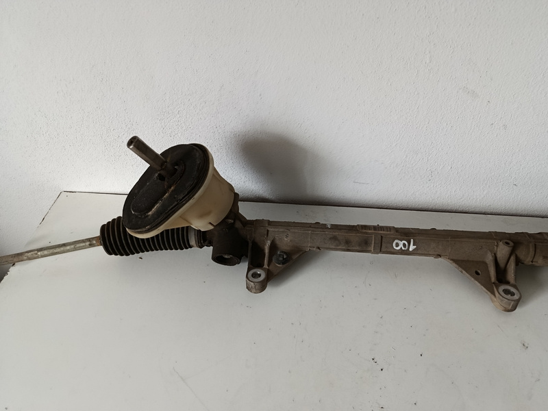 riadenie renault clio3 8200595935a 100€ - 2