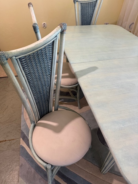 Predam jedalensky stol so stolickami - 2