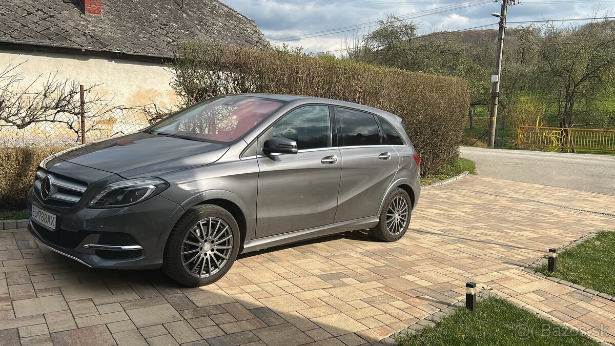 Mercedes B 200 e - 2