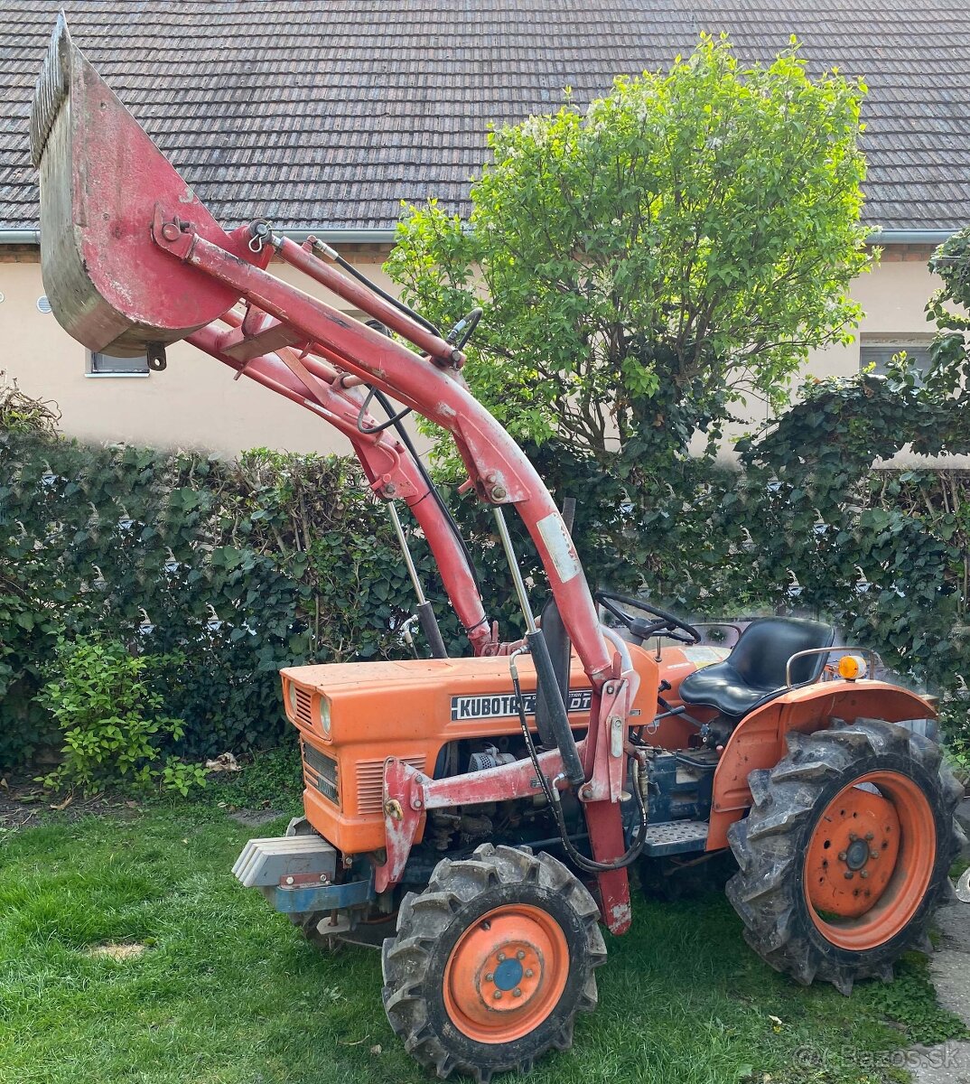 Kubota s čelným nakladačom - 2