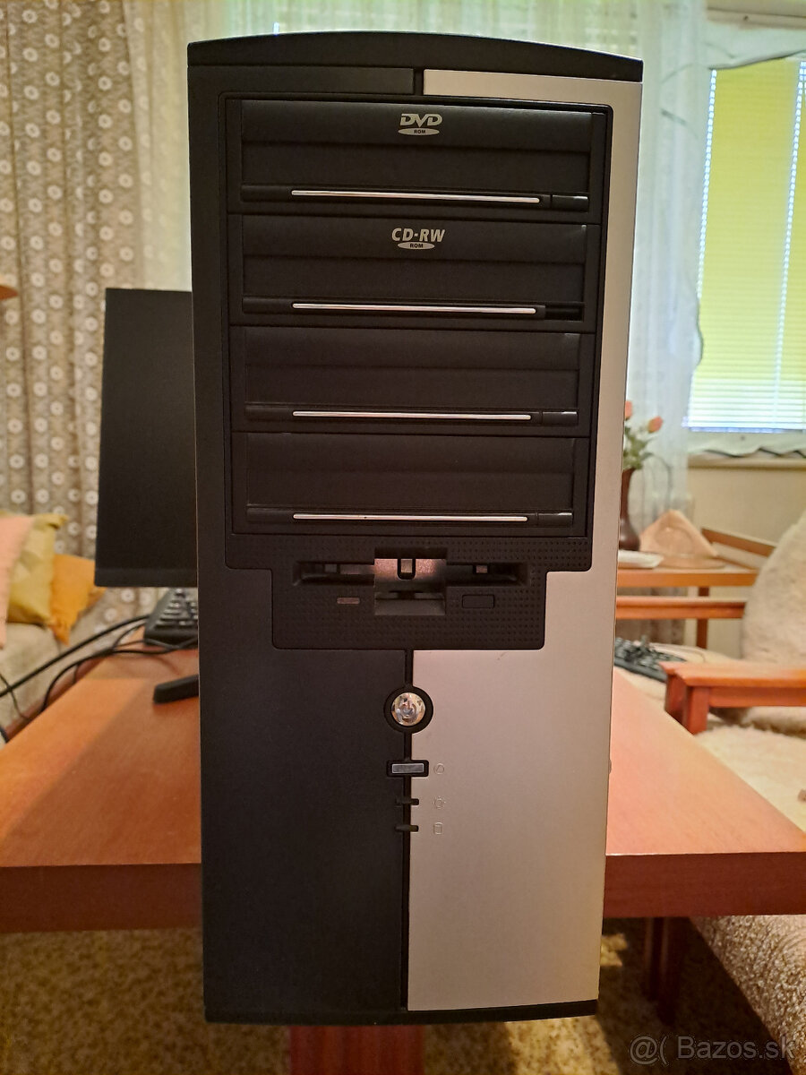 Predám stolový PC v zachovalom stave. - 2