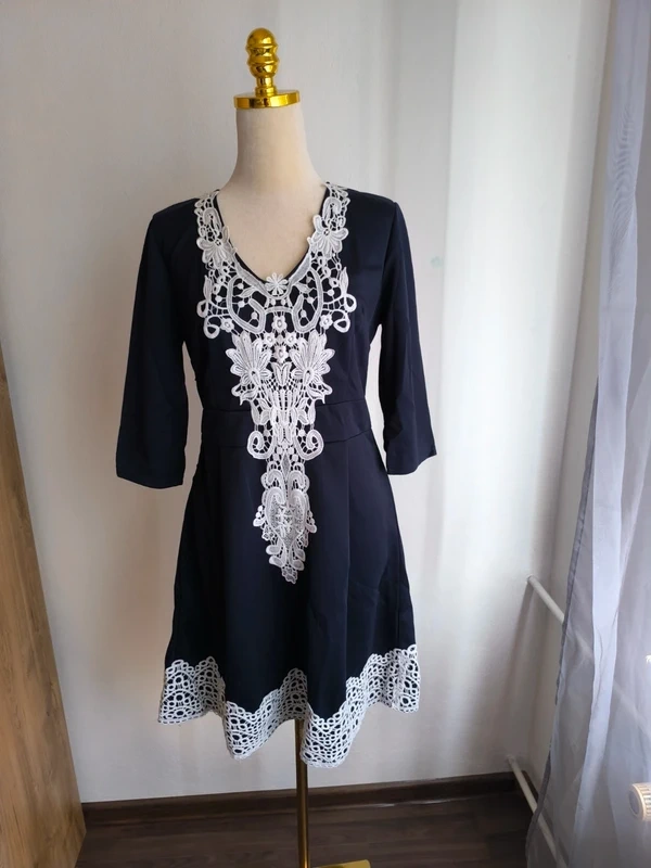 306 ks–mix dámskeho oblečenia–XS až XXL, suma: < 3,92€/ks - 2