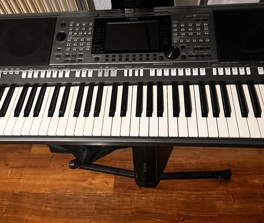 Yamaha psr s770 - 2